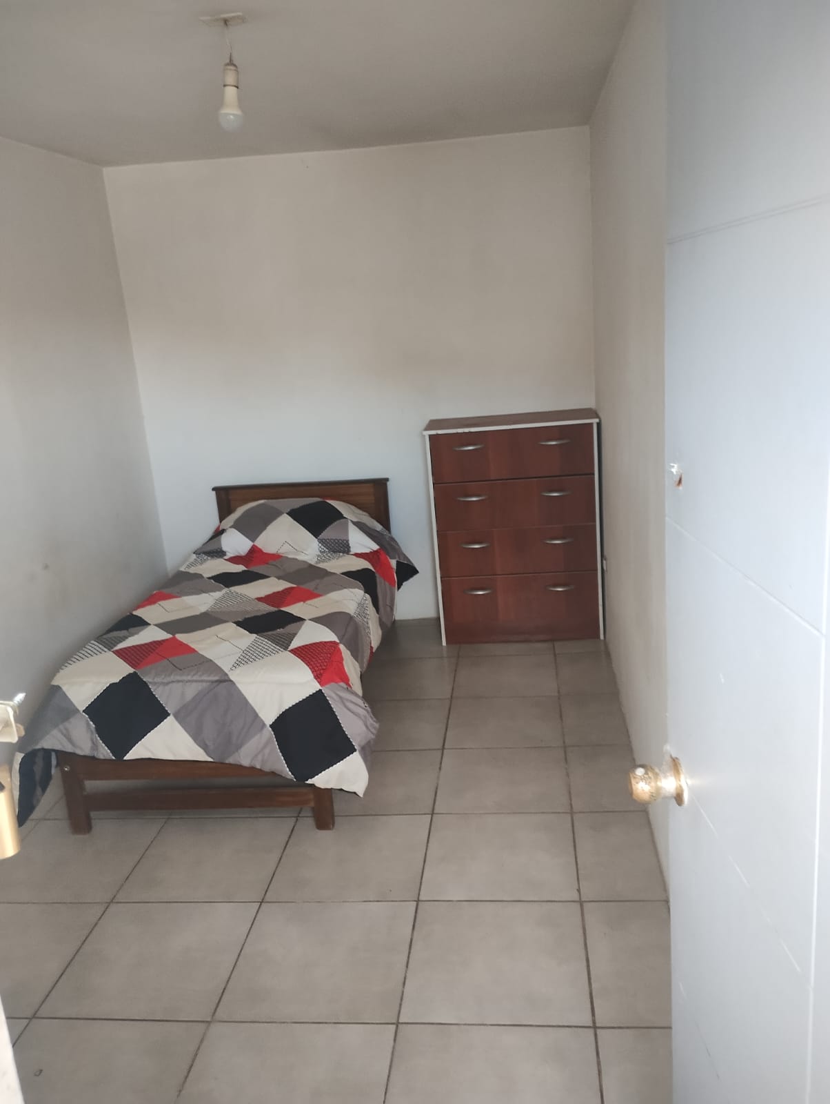 Arriendo de Casa en Quilicura, Arriendo Pieza Valle Lo Campino Quilicura (78049)