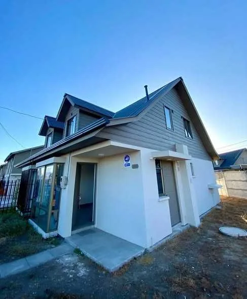 Arriendo de Casa en Chillán Viejo, Cómoda casa nueva de 2 pisos  (128747)