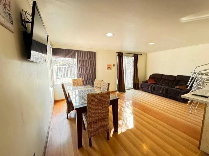 Arriendo de Casa en La Reina, Amplios espacios 3 D/2B / 3 E , Cercano SJVA (63864)