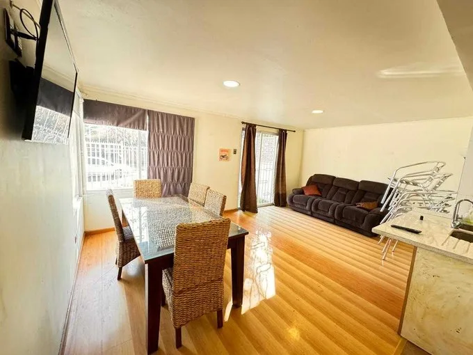Arriendo de Casa en La Reina, Amplios espacios 3 D/2B / 3 E , Cercano SJVA (63864)