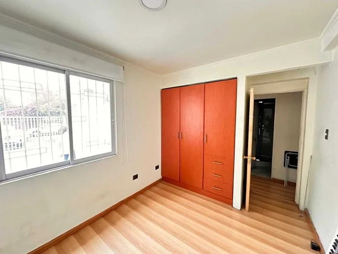 Arriendo de Casa en La Reina, Amplios espacios 3 D/2B / 3 E , Cercano SJVA (63864)