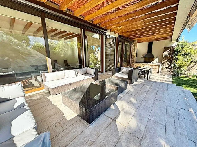 Arriendo de Casa en Lo Barnechea, Lo Barnechea // Hermosa Casa en Condominio (101550)