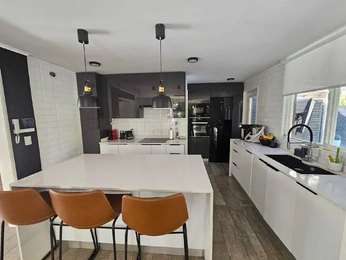Arriendo de Casa en Lo Barnechea, Luminosa y remodelada casa Amoblada  (129179)