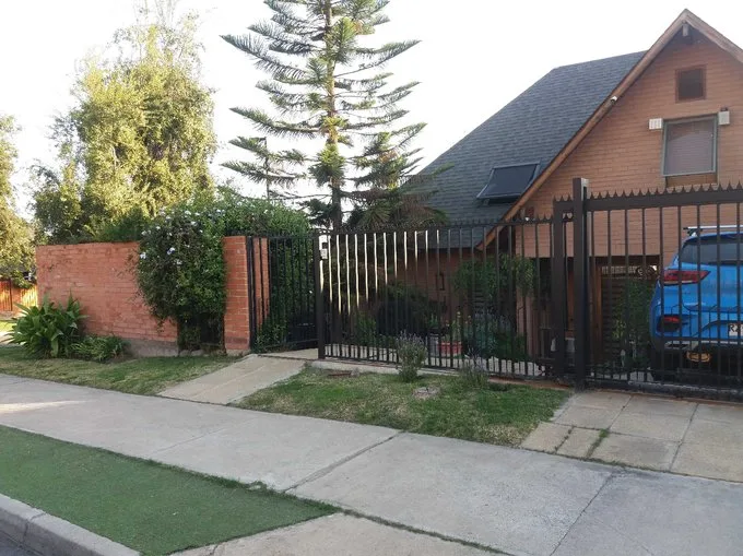 Arriendo de Casa en Peñalolén, Casa en sector precordillerano (125607)