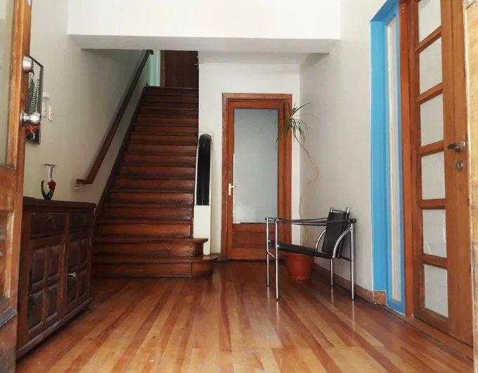 Arriendo de Casa en Providencia, casa de estilo   dos pisos  (121129)