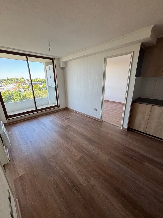 Arriendo de Departamento en Chillán, Conectividad y Estilo en las Condes (130497)