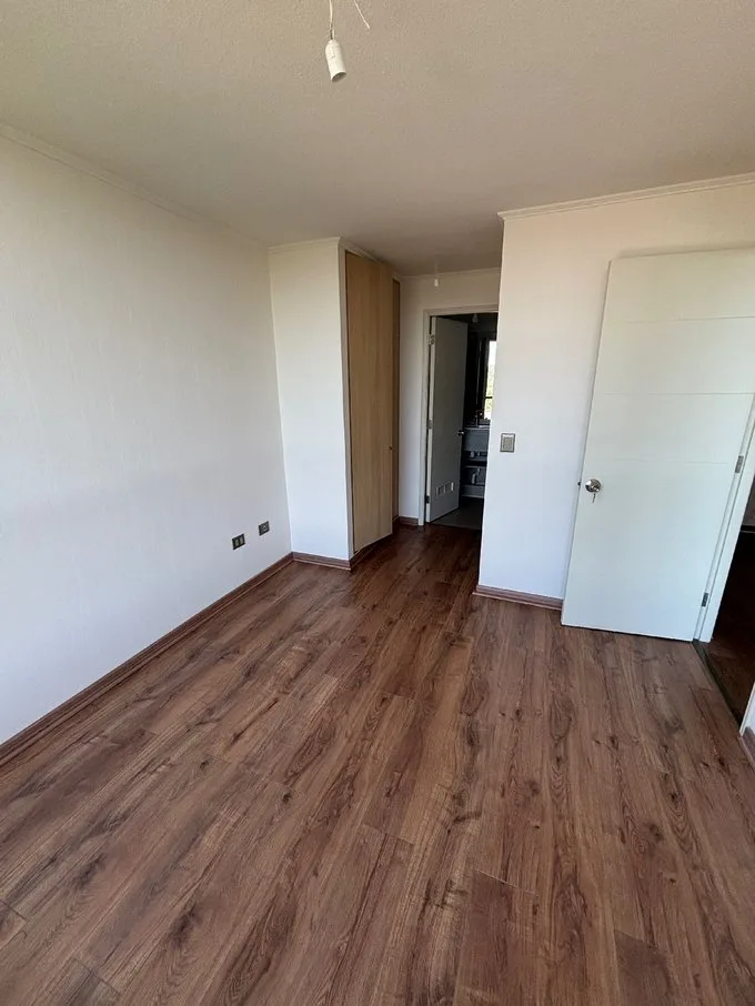 Arriendo de Departamento en Chillán, Conectividad y Estilo en las Condes (130497)