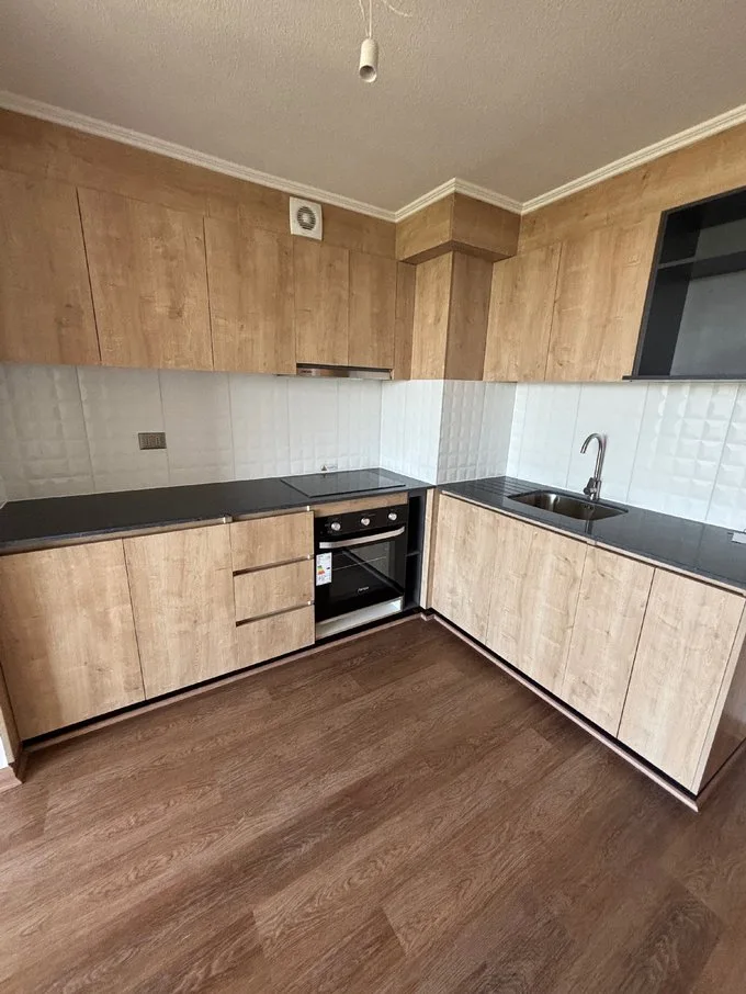 Arriendo de Departamento en Chillán, Conectividad y Estilo en las Condes (130497)