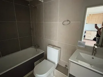 Arriendo de Departamento en Chillán, Conectividad y Estilo en las Condes (130497)