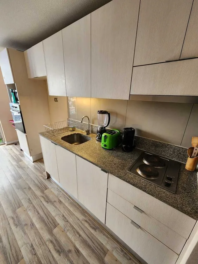 Arriendo de Departamento en Estación Central, 199.990 fijos 1er año / metro a. Hurtado