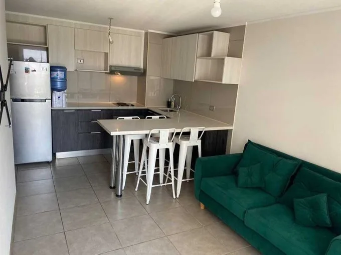 Arriendo de Departamento en La Cisterna, briones luco 077