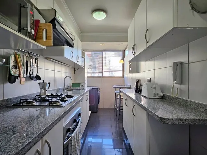 Arriendo de Departamento en Las Condes, Arriendo depto las condes 2d+2b+1est+0bod 65m2 amoblado coló