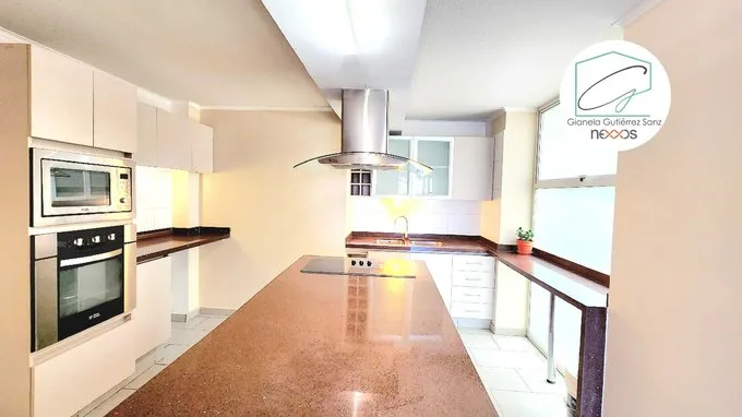 Arriendo de Departamento en Las Condes, Arriendo moderno y bien mantenido con 2 estac (130393)