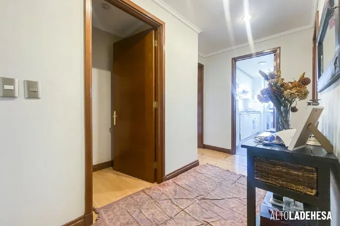 Arriendo de Departamento en Las Condes, Av. Kennedy, Manquehue / Colegio Alemán