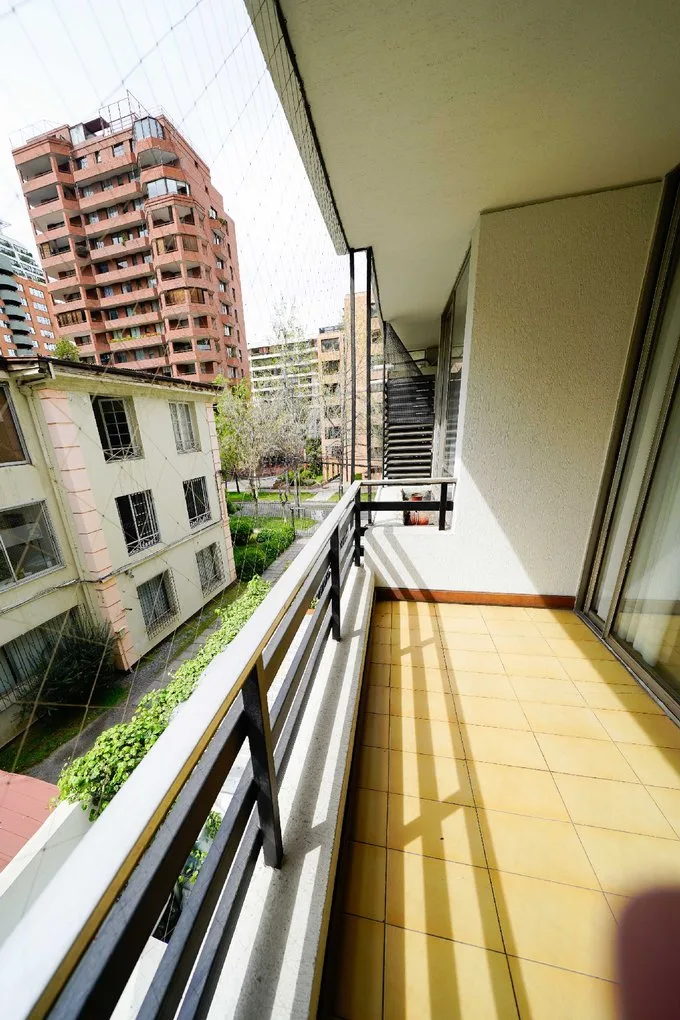 Arriendo de Departamento en Las Condes, Depto 3D+1B+Estac en barrio el Golf (124965)