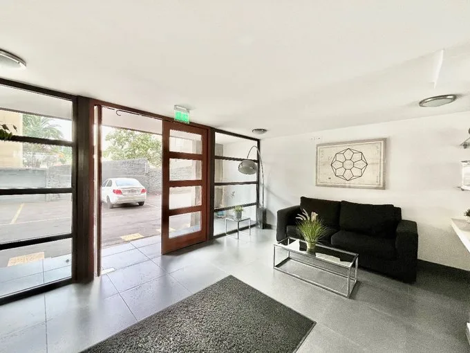Arriendo de Departamento en Macul, Gran oportunidad a pasos del metro  (95988)