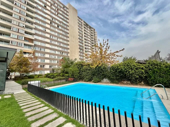 Arriendo de Departamento en Macul, Gran oportunidad a pasos del metro  (95988)