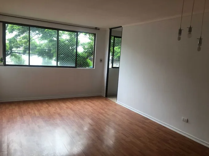 Arriendo de Departamento en Providencia, Departamento Amplio, Terraza, Estacionamiento