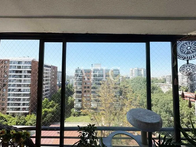 Arriendo de Departamento en Providencia, Moderno Hogar en Corazón de la Ciudad (130064)