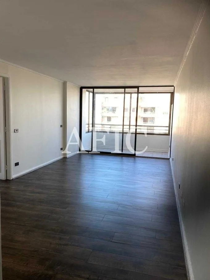 Arriendo de Departamento en Providencia, Moderno Hogar en Corazón de la Ciudad (130064)