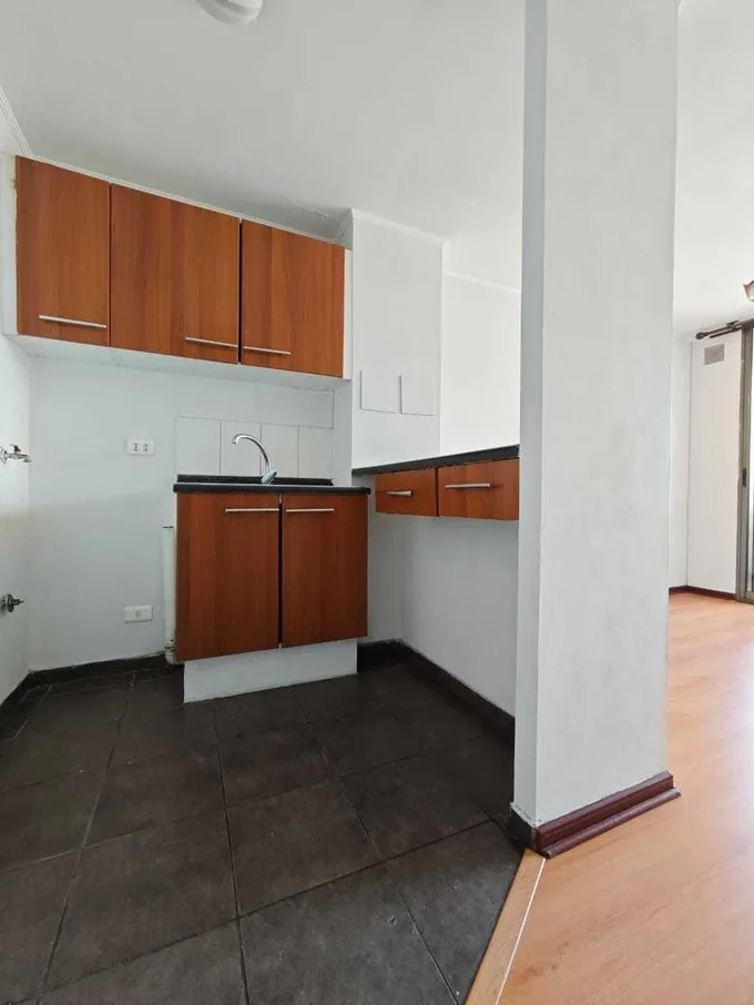 Arriendo de Departamento en San Miguel, Luminoso arriendo en san miguel  (130084)