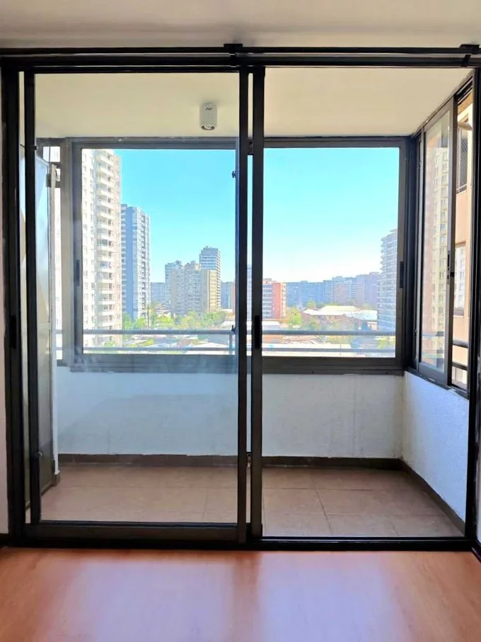 Arriendo de Departamento en San Miguel, Luminoso arriendo en san miguel  (130084)