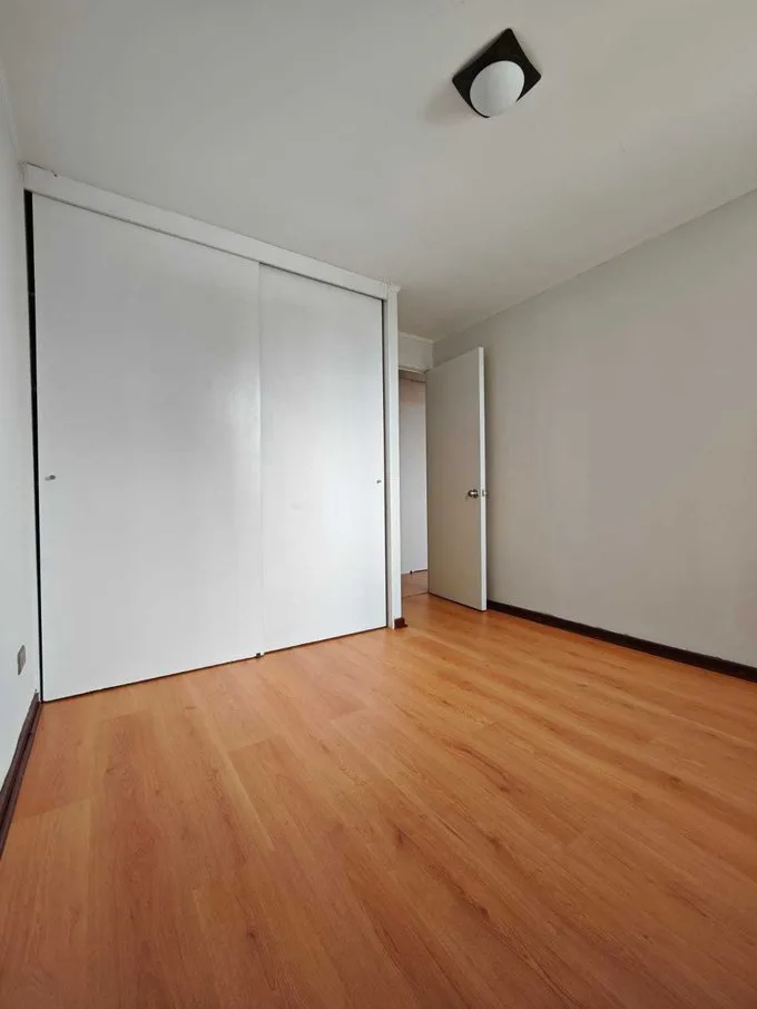Arriendo de Departamento en San Miguel, Luminoso arriendo en san miguel  (130084)