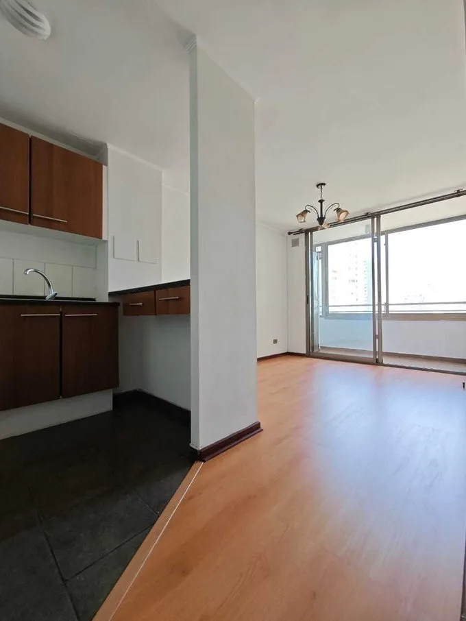 Arriendo de Departamento en San Miguel, Luminoso arriendo en san miguel  (130084)