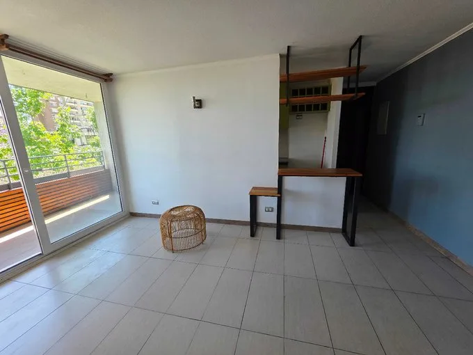 Arriendo de Departamento en San Miguel, Magdalena Vicuña 2D2B con estacionamiento (101149)