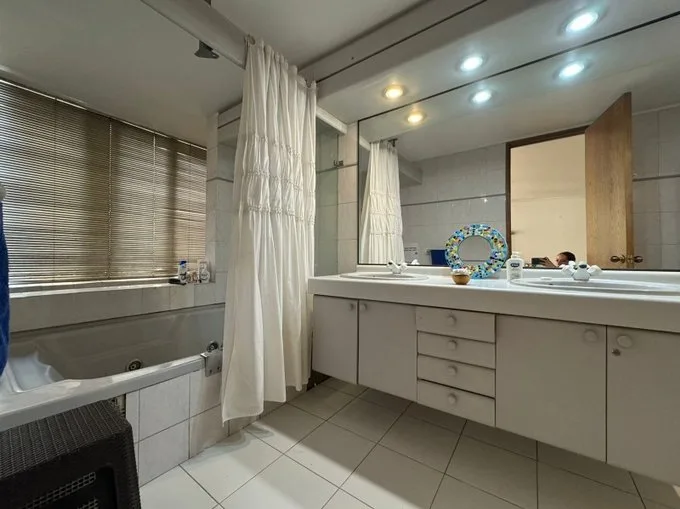Arriendo de Departamento en Vitacura, Las nieves 3dormitorios + s.Estar + 2 servicios- p. Bicenten