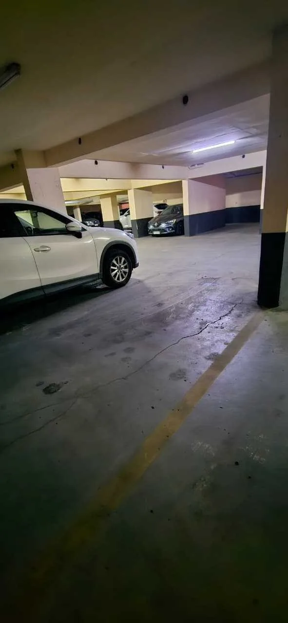 Arriendo de Estacionamiento en Las Condes, Estacionamiento Metro Manquehue (41074)