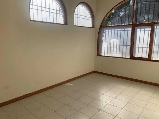 Arriendo de Local Comercial en Coquimbo, Arriendo Amplio Local en Peñuelas Reg. Arica (126203)
