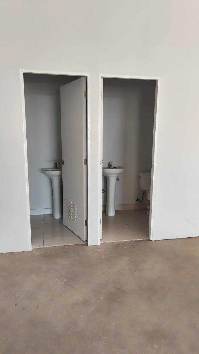 Arriendo de Local Comercial en Curicó, Edificio Casa Montt , tercer nivel , Curico  (91209)
