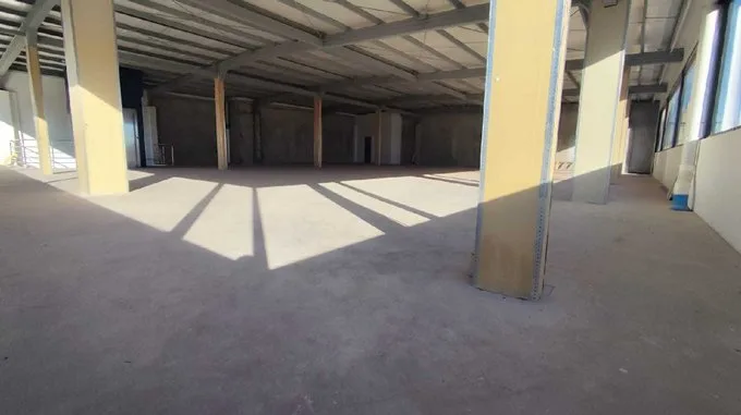 Arriendo de Local Comercial en Curicó, Edificio Casa Montt , tercer nivel , Curico  (91209)