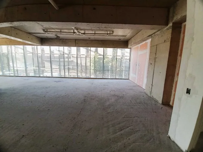 Arriendo de Local Comercial en Independencia, Gran Local en moderno edificio