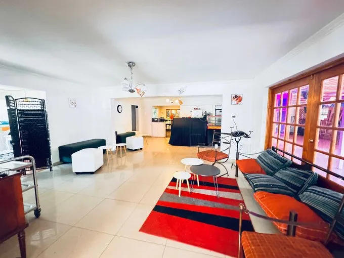 Arriendo de Local Comercial en La Pintana, Casa para eventos y restaurant  (77213)