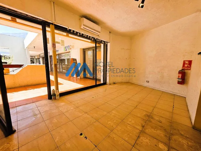 Arriendo de Local Comercial en La Reina, En la mejor ubicación de La Reina