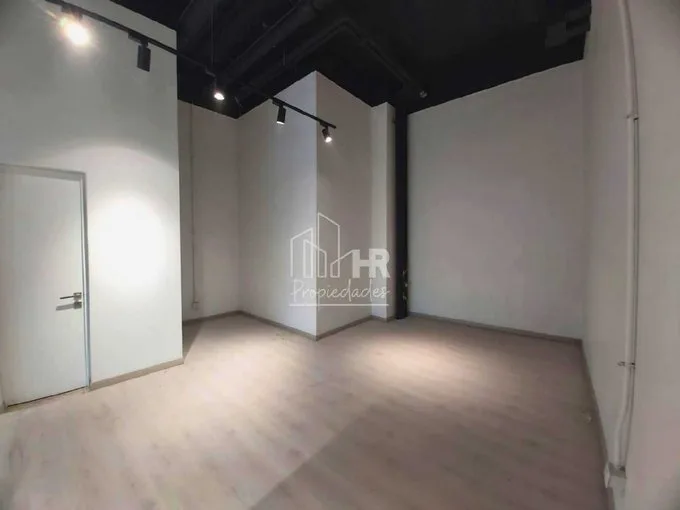 Arriendo de Local Comercial en Las Condes, Alto flujo / Edf. Clínica Sta. María / Metro  (85786)