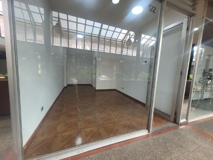 Arriendo de Local Comercial en Las Condes, Avenida Apoquindo 6415