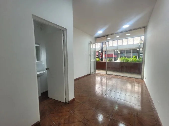 Arriendo de Local Comercial en Las Condes, Avenida Apoquindo 6415