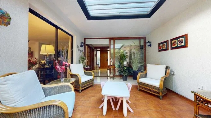 Arriendo de Local Comercial en Las Condes, Casa Comercial // Atención Público