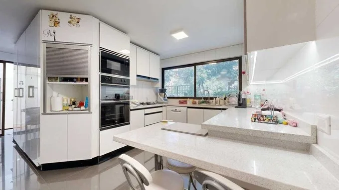 Arriendo de Local Comercial en Las Condes, Casa Comercial // Atención Público