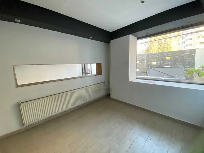 Arriendo de Local Comercial en Las Condes, Casa con giro comercial // Metro Manquehue (71559)