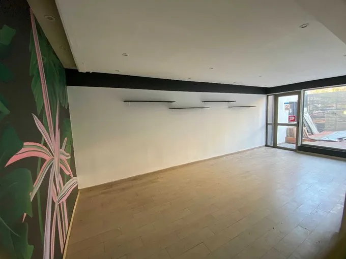 Arriendo de Local Comercial en Las Condes, Casa con giro comercial // Metro Manquehue (71559)
