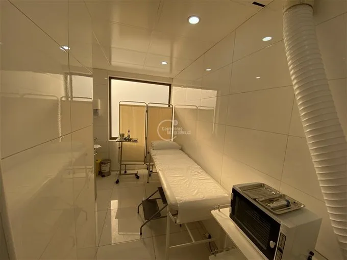 Arriendo de Local Comercial en Las Condes, Del inca
