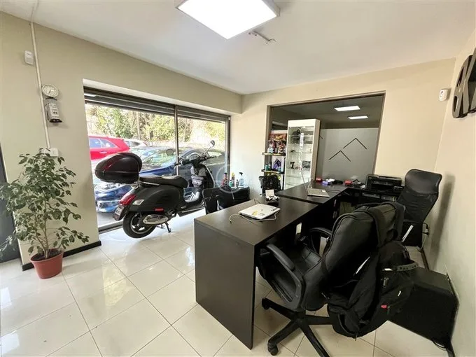 Arriendo de Local Comercial en Las Condes, Manquehue Sur- Alibsod e Camargo