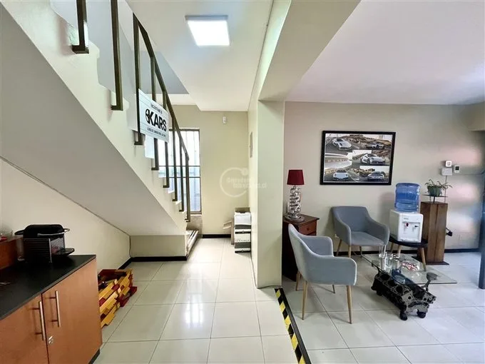 Arriendo de Local Comercial en Las Condes, Manquehue Sur- Alibsod e Camargo