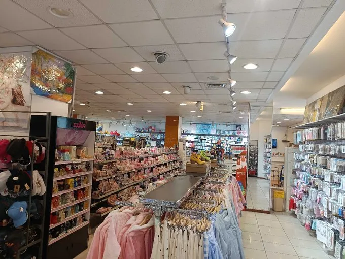 Arriendo de Local Comercial en Linares, Gran Local Comercial  1.100MT2 Centro Linares (107235)