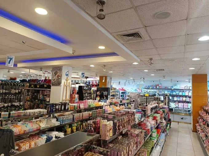 Arriendo de Local Comercial en Linares, Gran Local Comercial  1.100MT2 Centro Linares (107235)