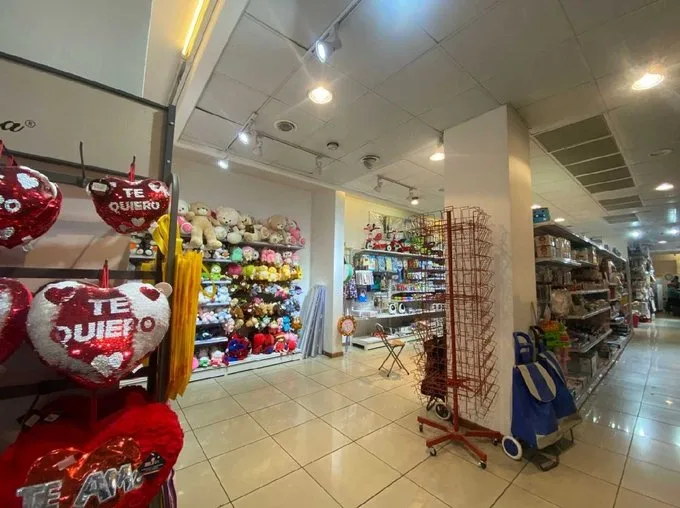 Arriendo de Local Comercial en Linares, Gran Local Comercial  1.100MT2 Centro Linares (107235)